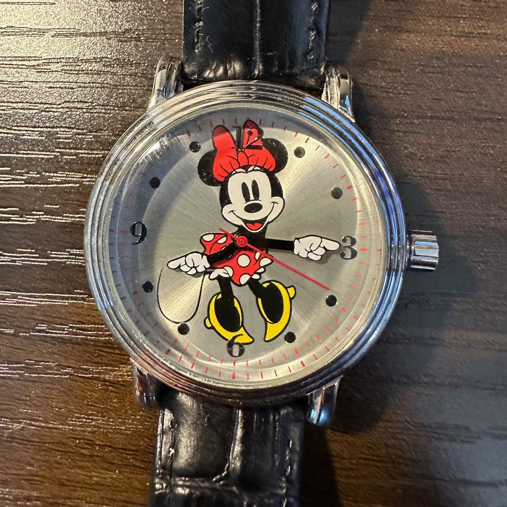 Disney Minnie Mouse Women's Silver Vintage Alloy Watch
